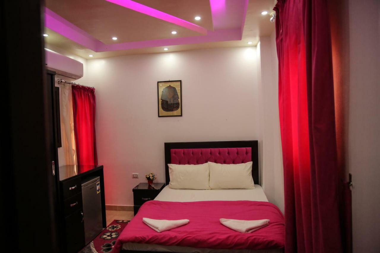 Queen Pyramids View Inn Kafrat al Jabal Exterior photo
